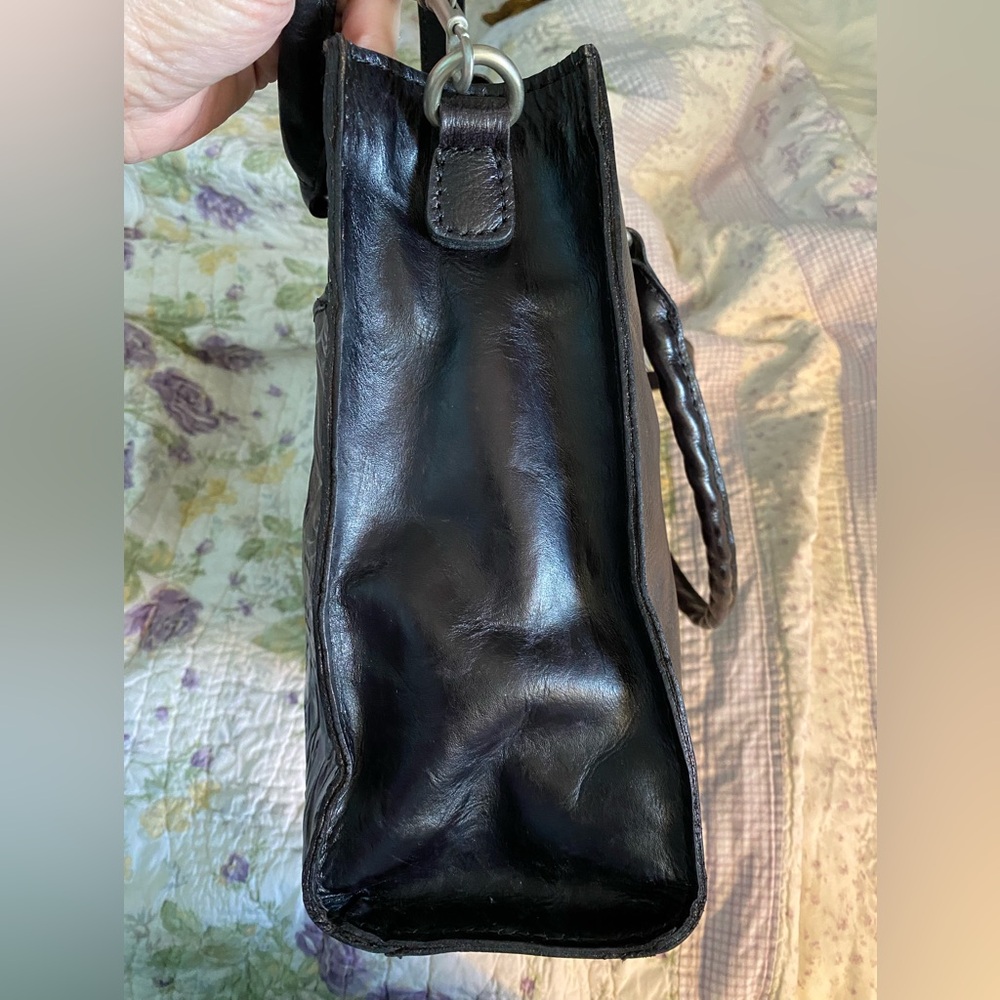 Patricia Nash Black and White crossbody Bag. Has not been used same condition. - Picture 6 of 9